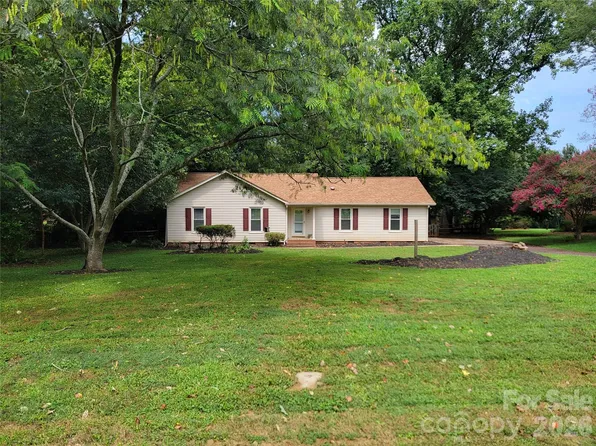 4710 Carving Tree Dr, Mint Hill, NC 28227