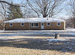 911 Fayetteville Rd, Blanchester, OH 45107