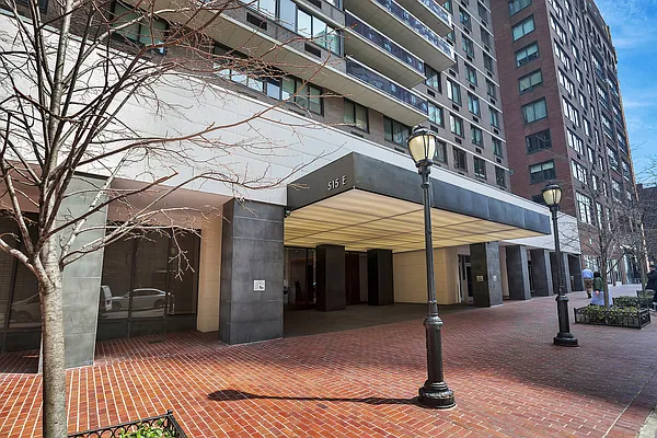 Rented by Corcoran | media 31