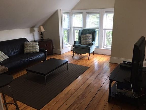 2nd image of 171 Montgomery Ave #3