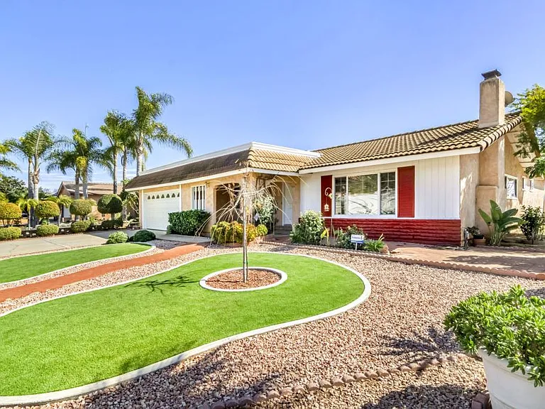 1101 Calle Vista Ave — Photo 1