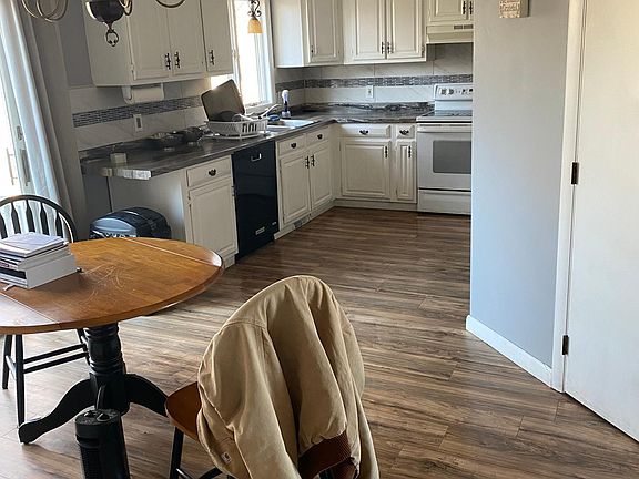 3rd image of 20 Pond St #20
