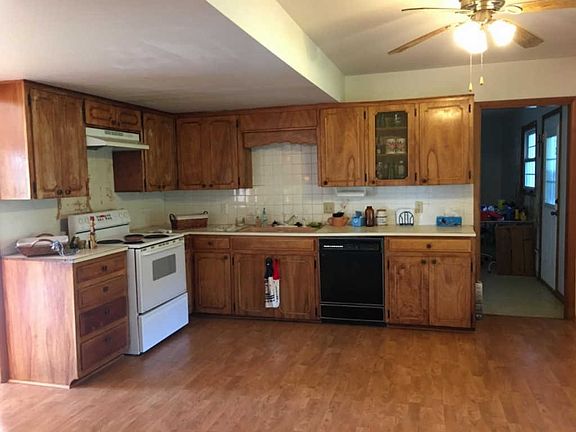 2nd image of 721 N Labette St