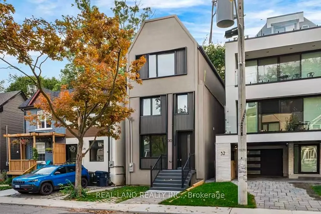 30 Winnifred Ave photo 1