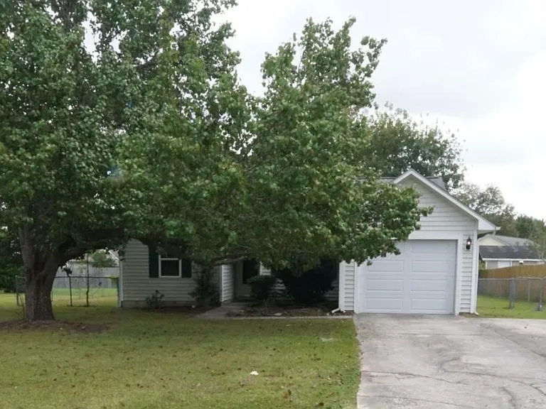 103 Eastgate Dr — Photo 3