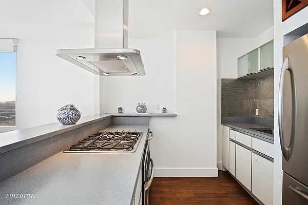 Sold by Corcoran | media 7
