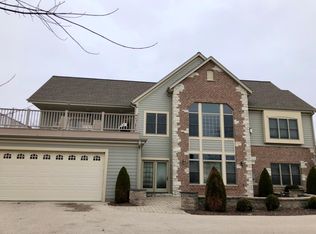 W180N5615 Marcy Rd, Menomonee Falls, WI 53051