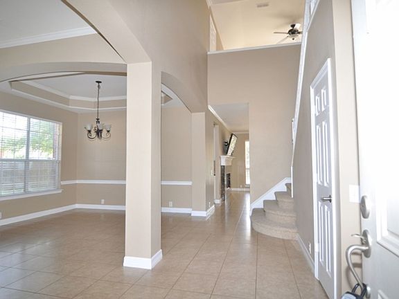 3rd image of 213 Canyon Lake Dr
