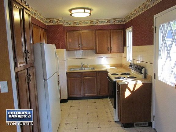 3rd image of 1329 E 12th St