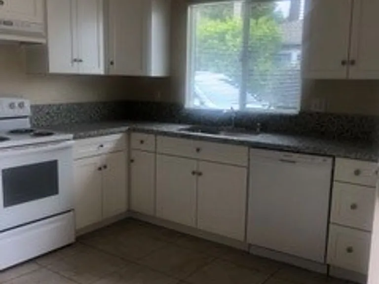 322 Trescony St — Photo 6