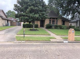6807 Gleneagles Dr, Pasadena, TX 77505