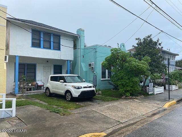 1st image of 313 N Oleander Ave