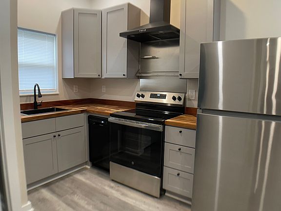 3rd image of 2938 Spruill Ave APT B