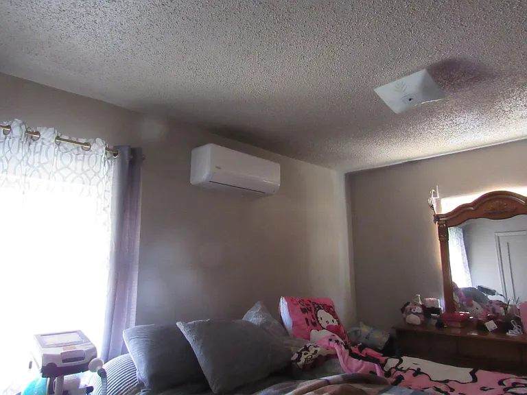 226 N Lennox St — Photo 5