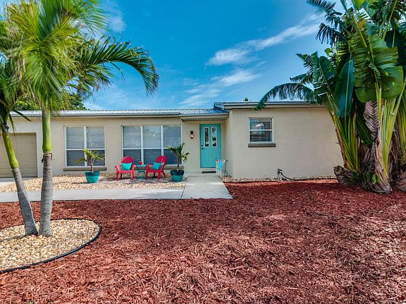 2nd image of 100 Pelican Dr