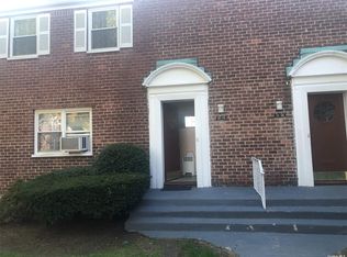 131-58 234th St, Rosedale, NY 11422