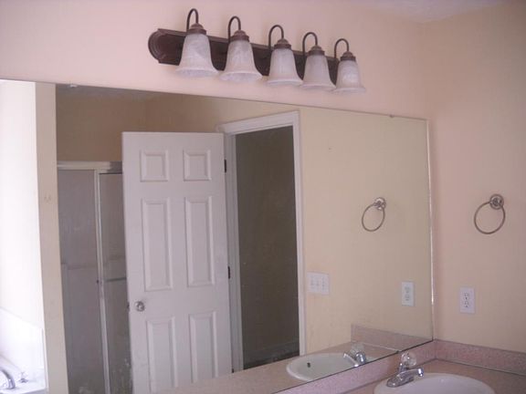 3rd image of 3002 Thornberry Cir
