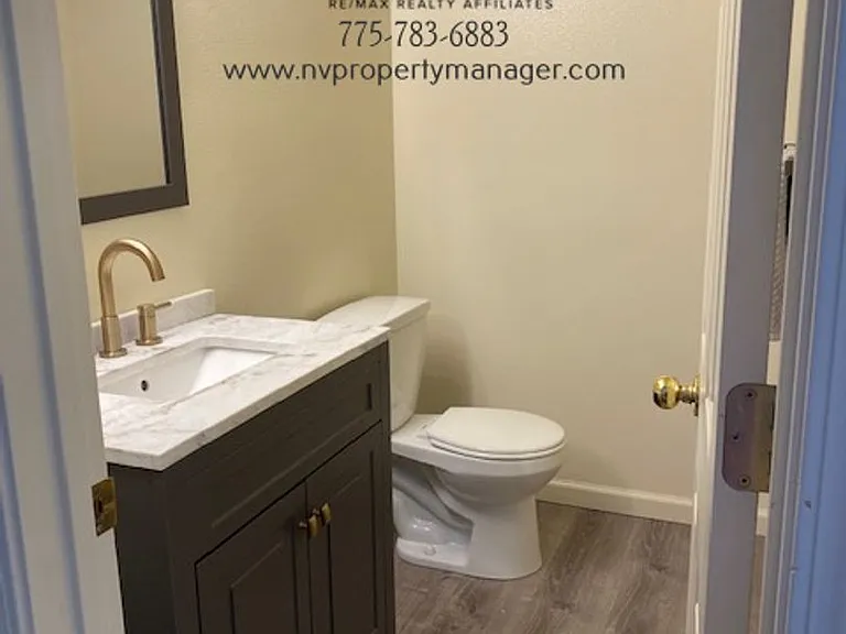 1317 Windsor Dr — Photo 6