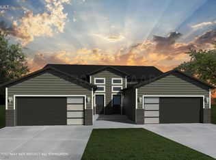 6126 Martin Ln W, West Fargo, ND