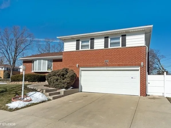 741 Davis St, Melrose Park, IL 60160