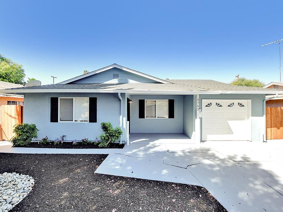 1st image of 2753 Ophelia Ave