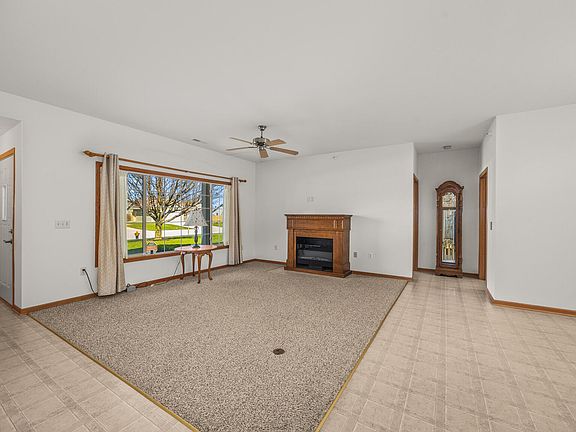 3rd image of 6615 Spring Hill Dr