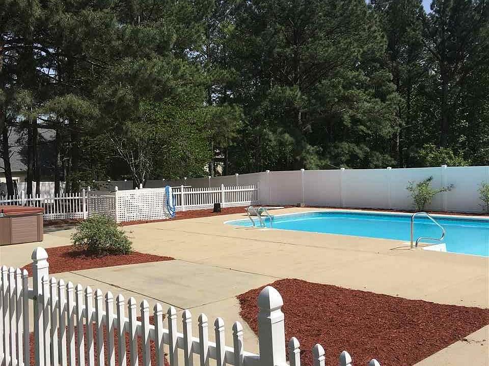 2nd image of 3209 Gold Dust Ln