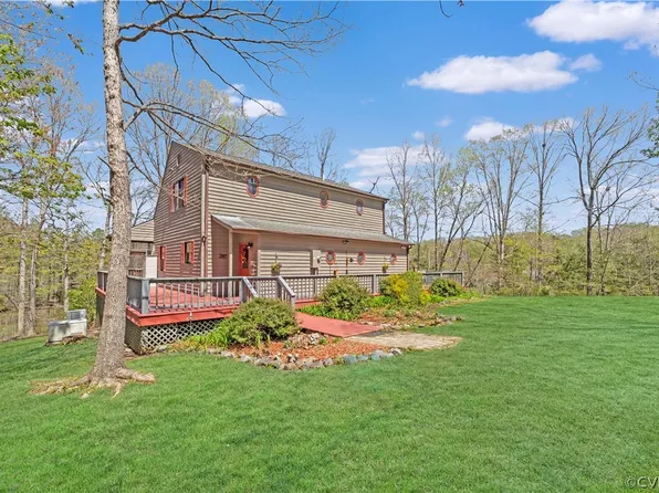 133 Poplar Hill Dr, Farmville, VA 23901