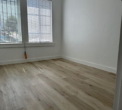 4th image of 4210 W Adams Blvd