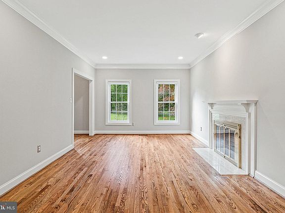 4th image of 10206 Forest Lake Dr