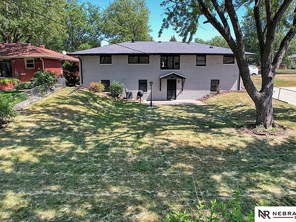 3rd image of 701 N 57th St