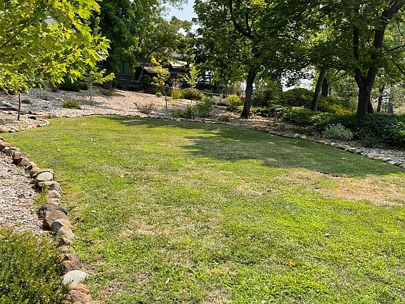 5th image of 386 Buckthorn Dr #28