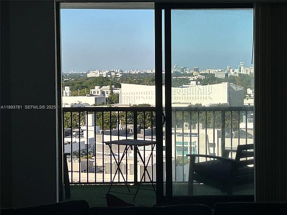 4th image of 1800 Collins Ave APT 15B