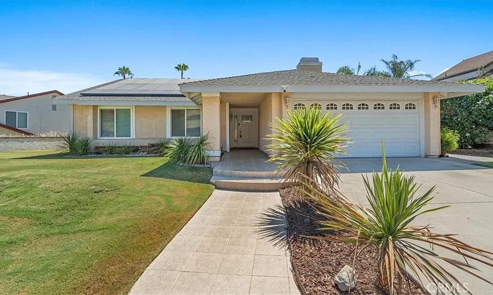 8250 Whispering Tree Dr