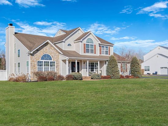 17 Bittersweet Lane, Center Moriches, NY 11934