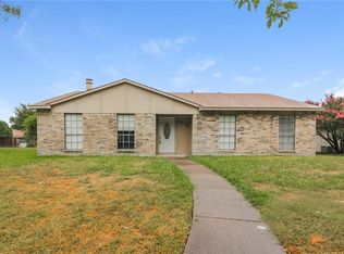 1810 Natchez Ct, Grand Prairie, TX 75052