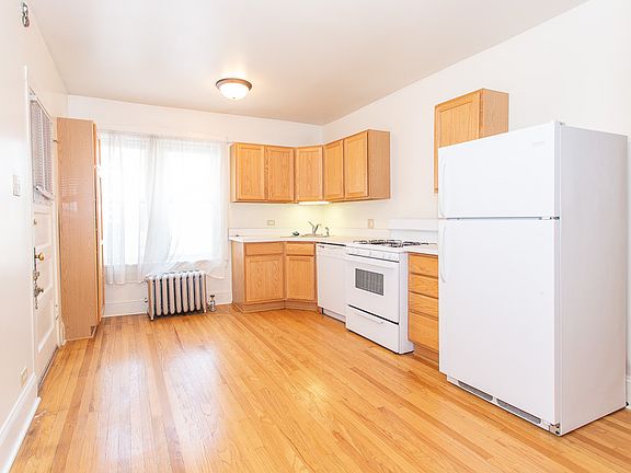 2nd image of 4311 N Francisco Ave #D2