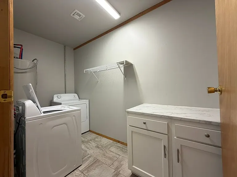 422 N Kansas St #422 — Photo 6