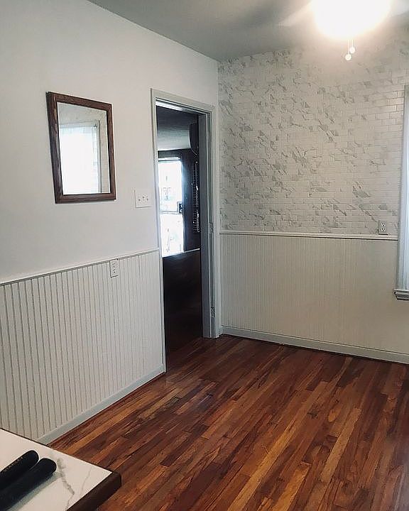2nd image of 1001 Sorrell St