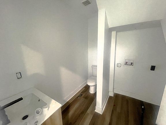 5th image of 1732 Queen City Ave