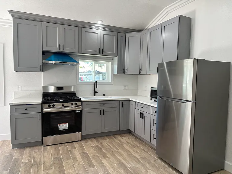 2556 E 220th St #1/2 — Photo 13