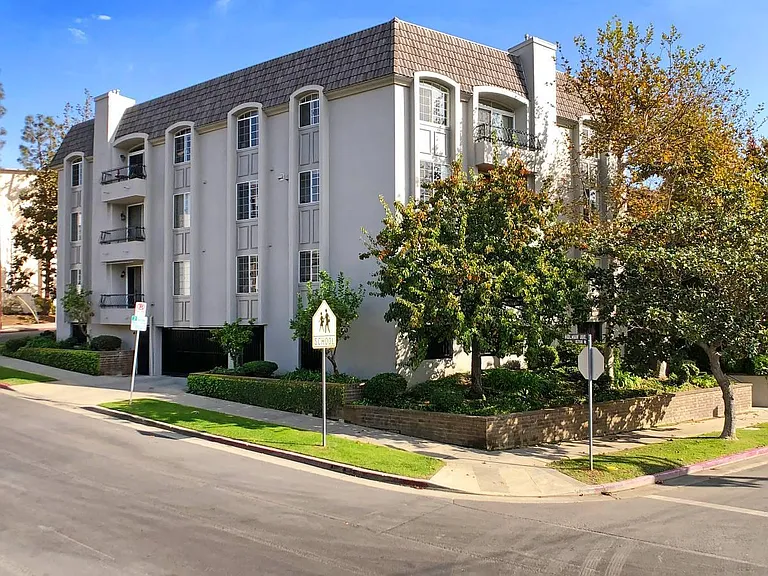 1601 Selby,