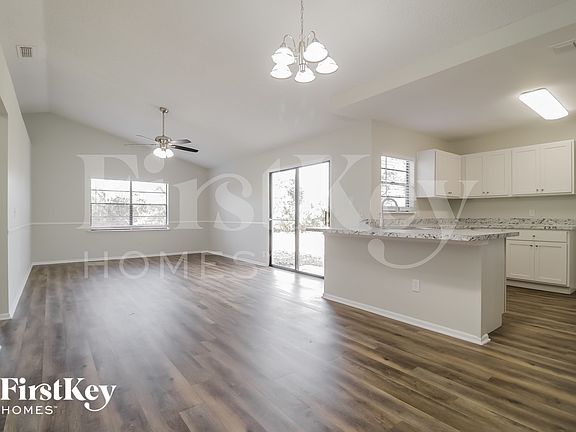 5th image of 2416 Lackland Dr