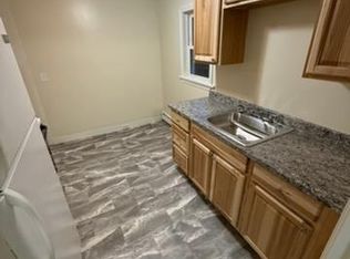 52 High St APT 2, Auburn, ME 04210