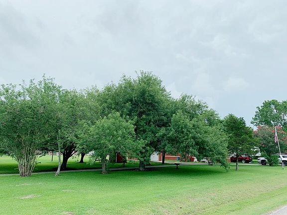 4th image of 7800 Avenue L