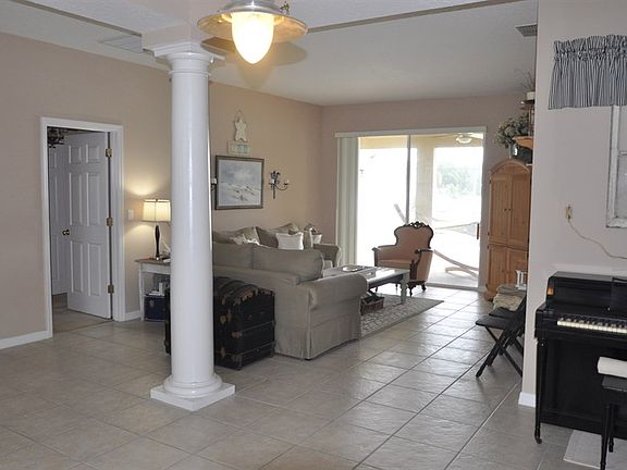 3rd image of 4837 Lakes Edge Ln