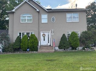 105 Howard Ave, Edison, NJ 08837