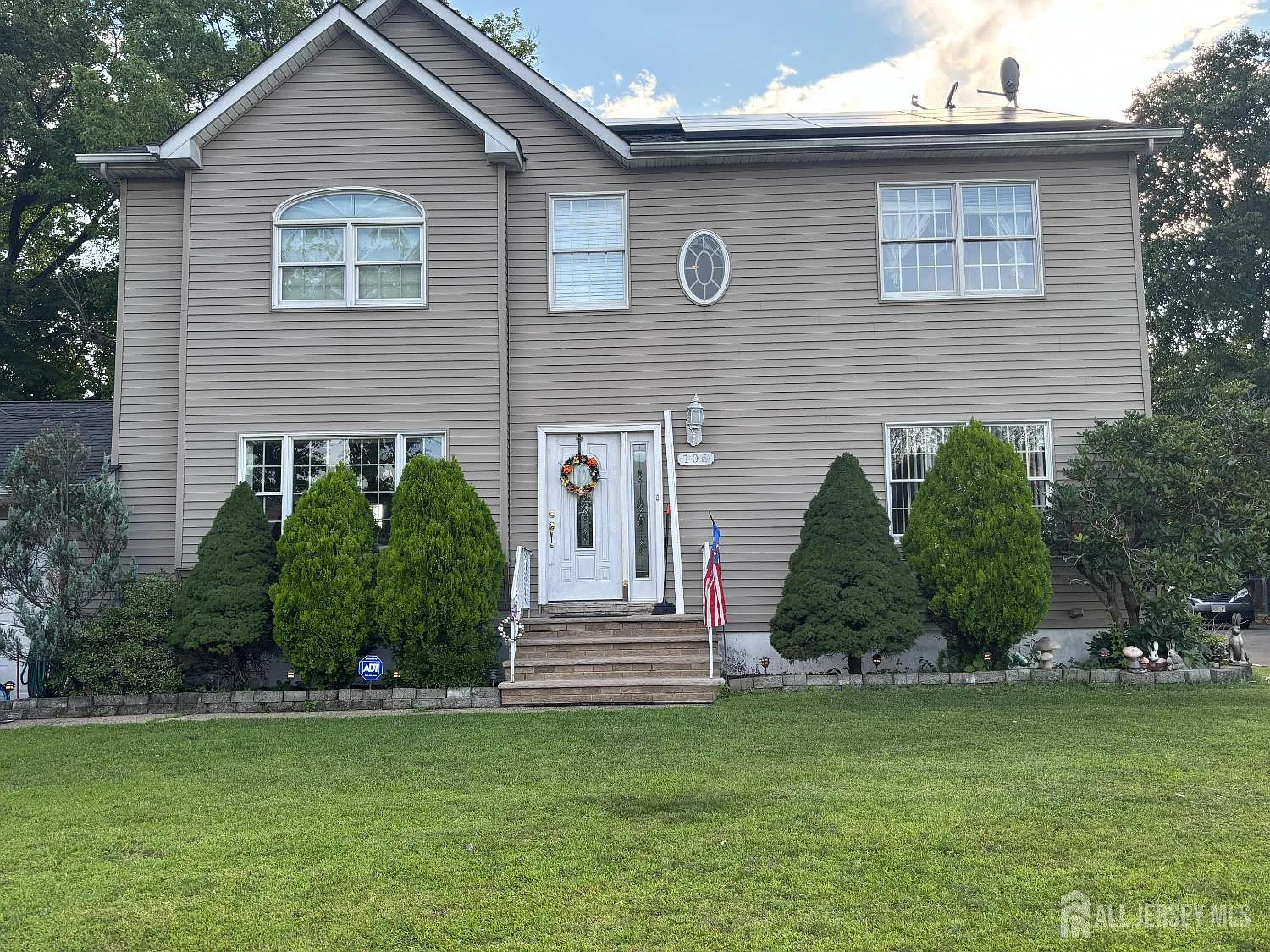 105 Howard Ave photo 1