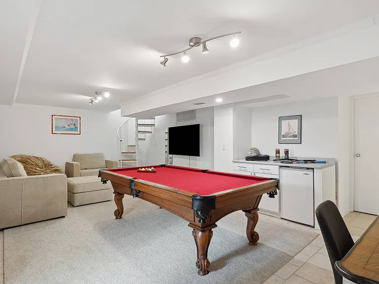 400 Noyack Rd #A3 — Photo 10