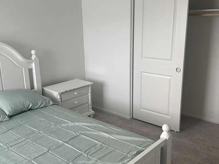 2088 Linden Ln — Photo 3